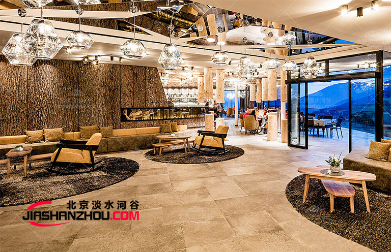 仿真樹皮酒店.jpg